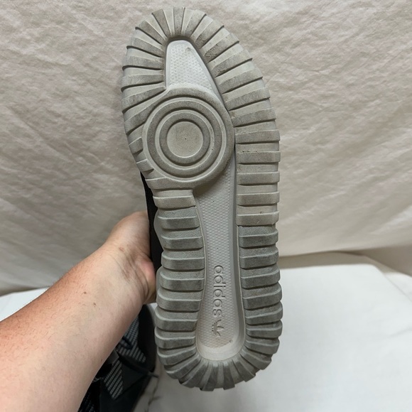 Men’s Adidas Gray and Black Tubular x High Cut Tennis Shoes Size 9 - Picture 14 of 16